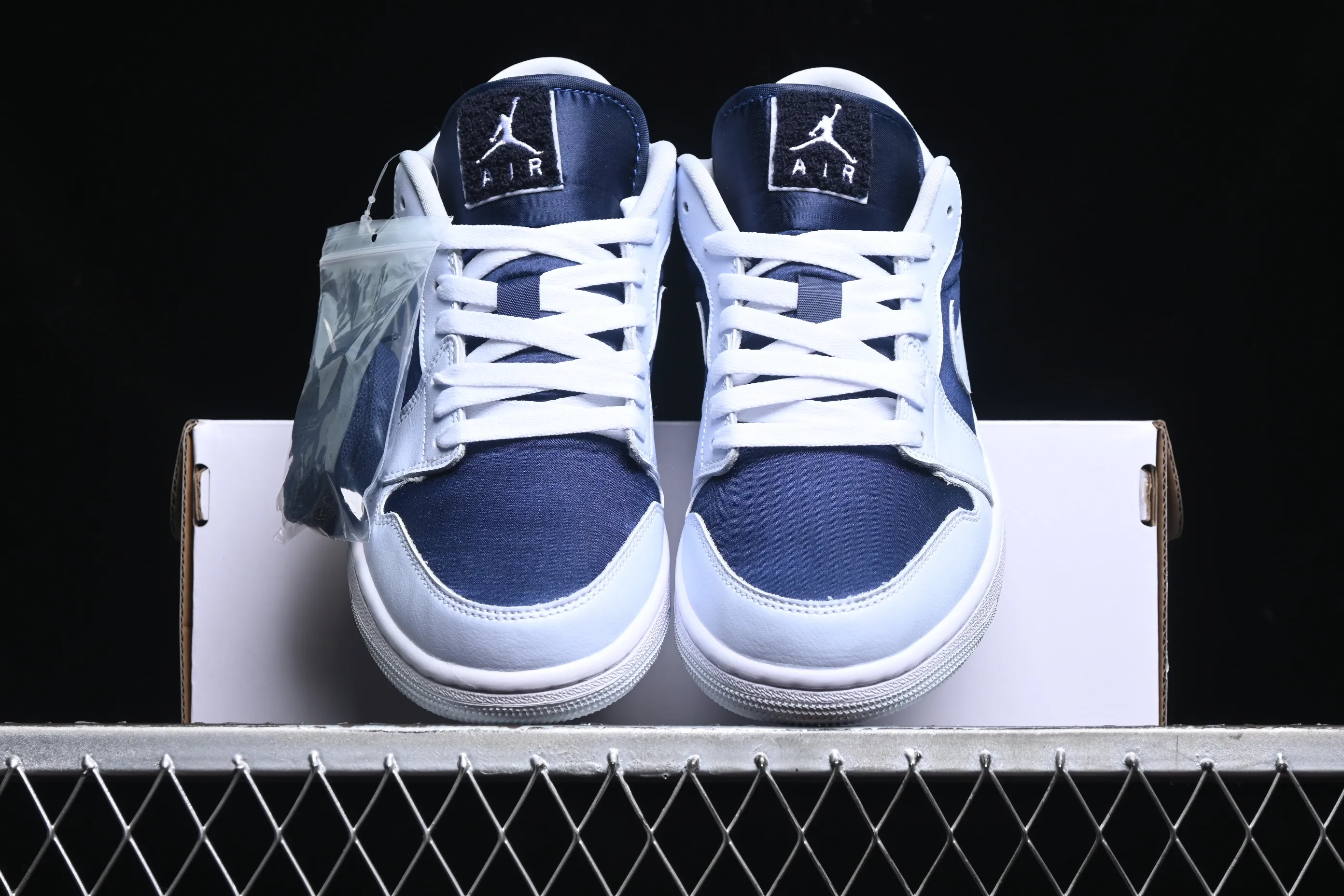 All categories Air Jordan Jordan series basketball shoes Air Jordan 1 Low Air Jordan 1 Low AJ1 Joe 1 silk navy blue low-top cultural casual sneakers FZ8778-044